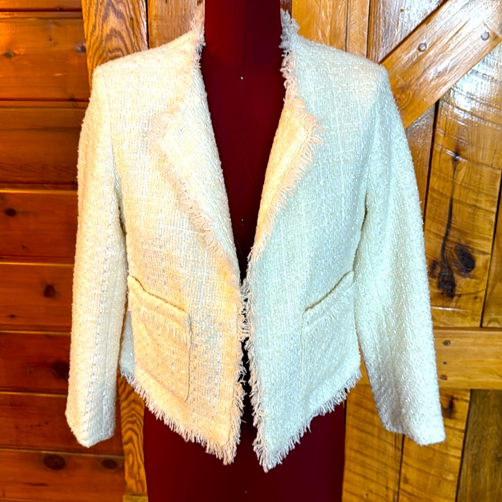 STUNNING CHANEL VIBES NWOT WHITE JACKET SMALL🧡